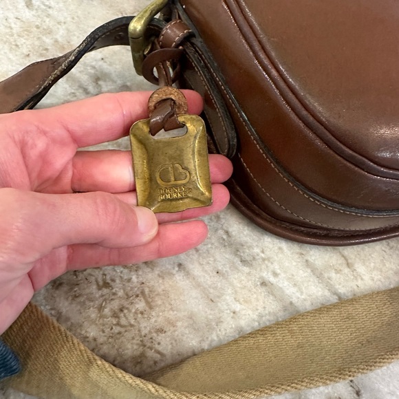 Truly RARE EUC vintage Dooney and Bourke Saddle bag - Picture 4 of 8